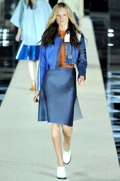 Look 13